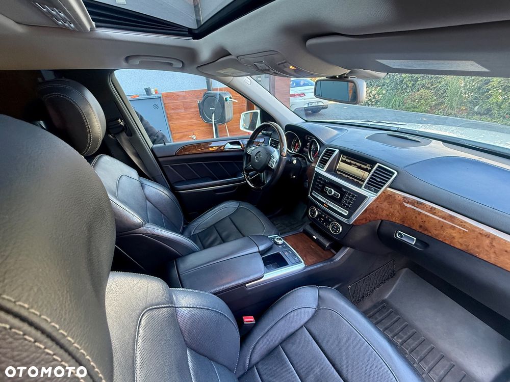 Mercedes-Benz GL - 11