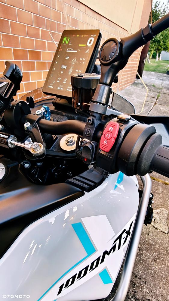 CFMoto 1000 MT-X - 2