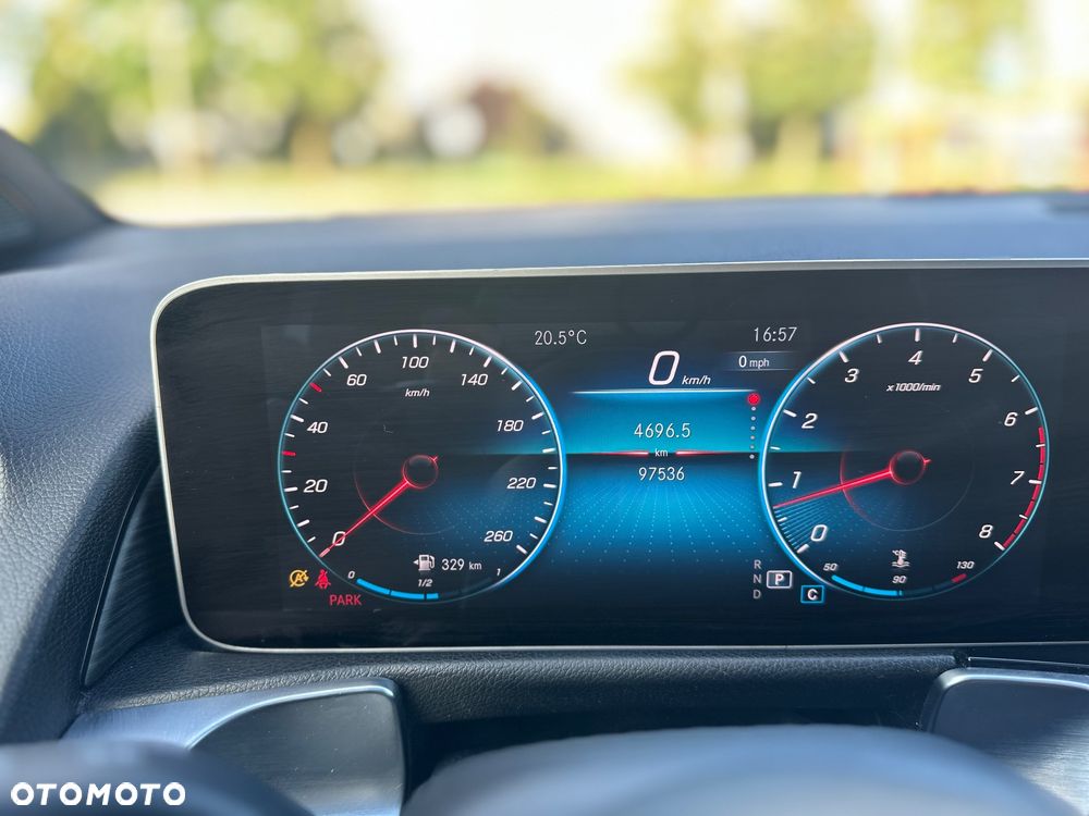Mercedes-Benz GLB 250 4-Matic AMG Line 8G-DCT - 21