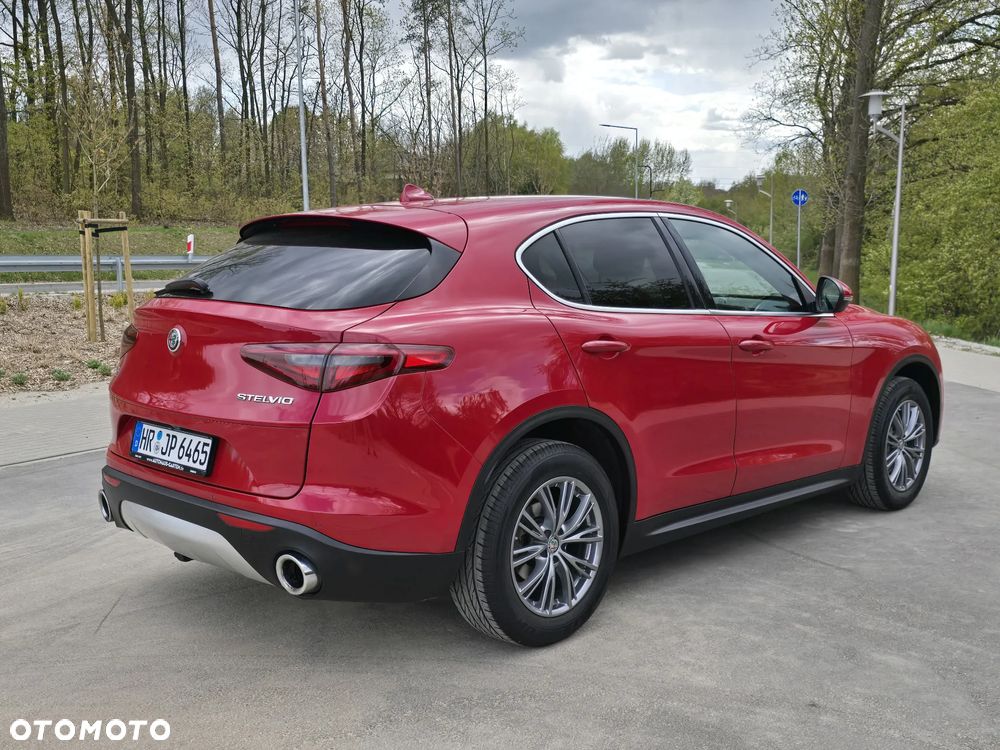 Alfa Romeo Stelvio 2.2 16V AT8 Q4 Lusso - 8