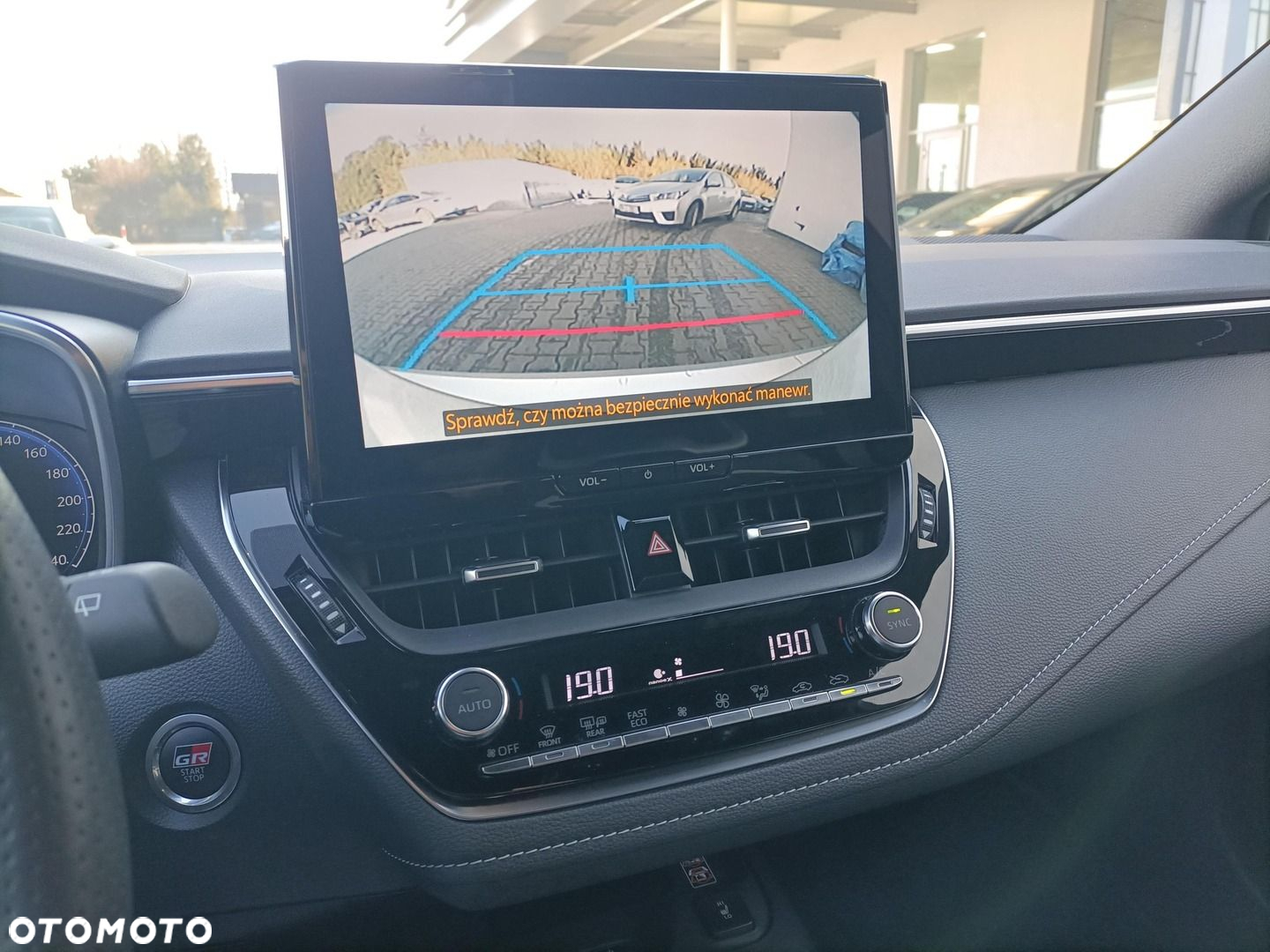 Toyota Corolla - 12