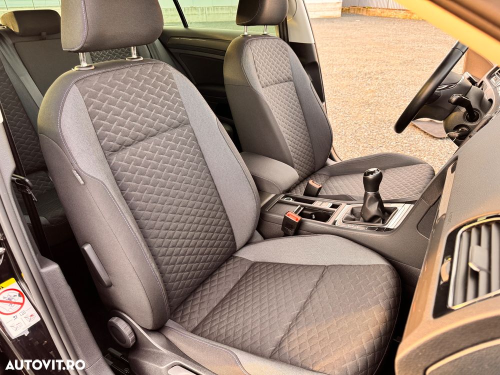 Volkswagen Golf 1.0 TSI BlueMotion Comfortline - 12