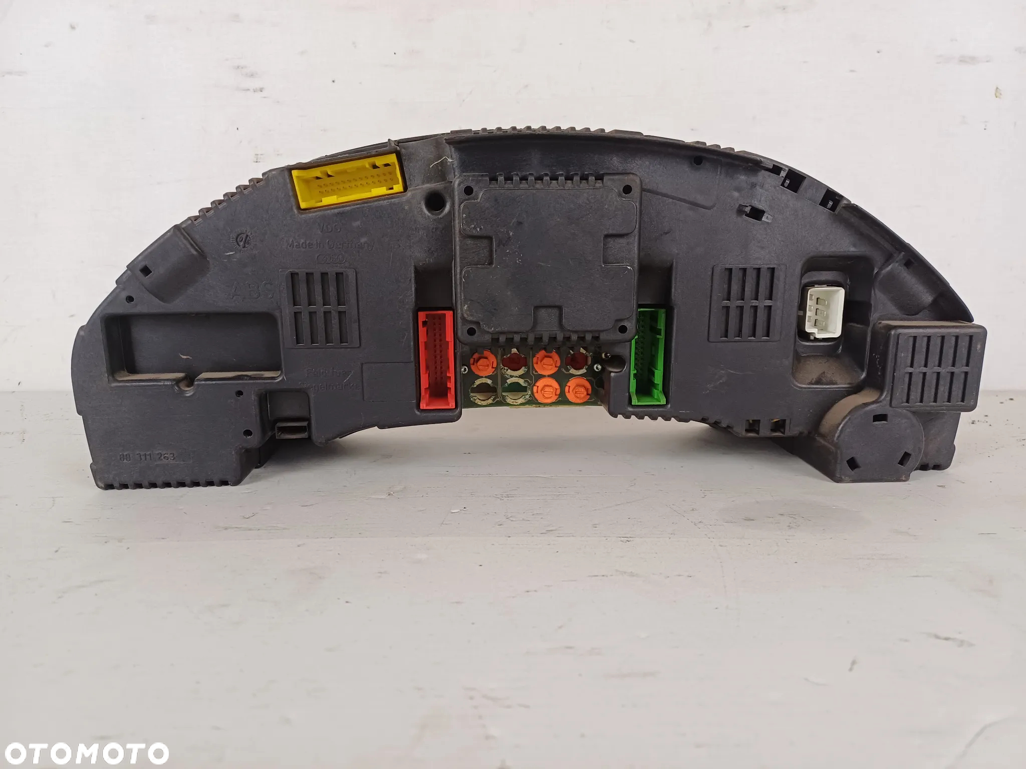 AUDI A8 LICZNIK ZEGARY 4D0919033M - 2