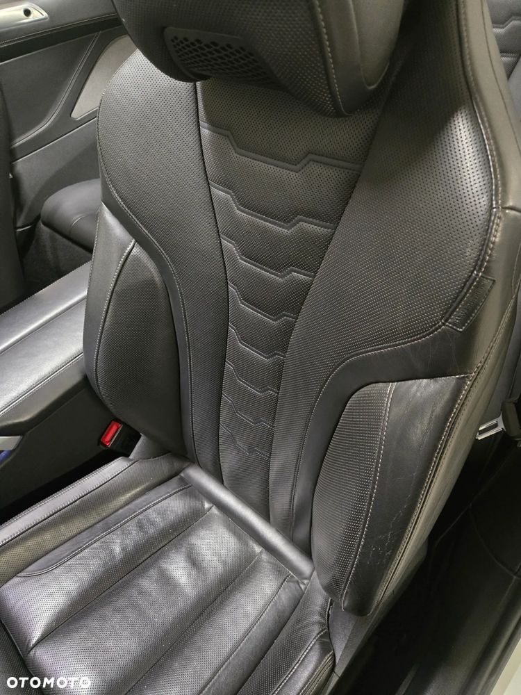 BMW Seria 8 - 15