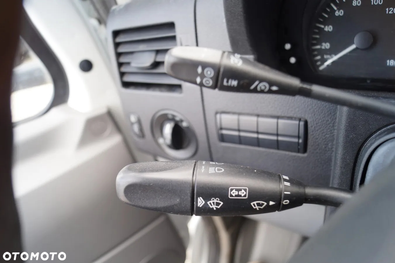 Mercedes-Benz Sprinter - 20