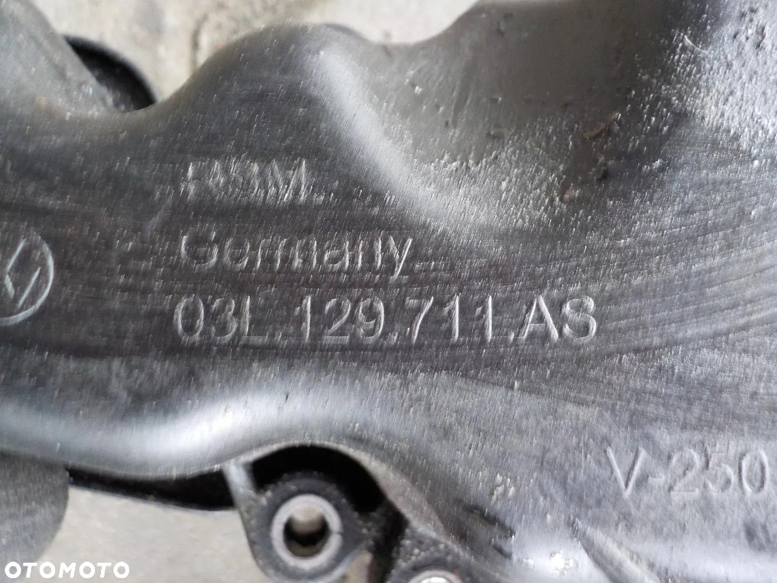 CRAFTER 2.0 TDI KOLEKTOR SSĄCY EGR 03L129711AS - 3