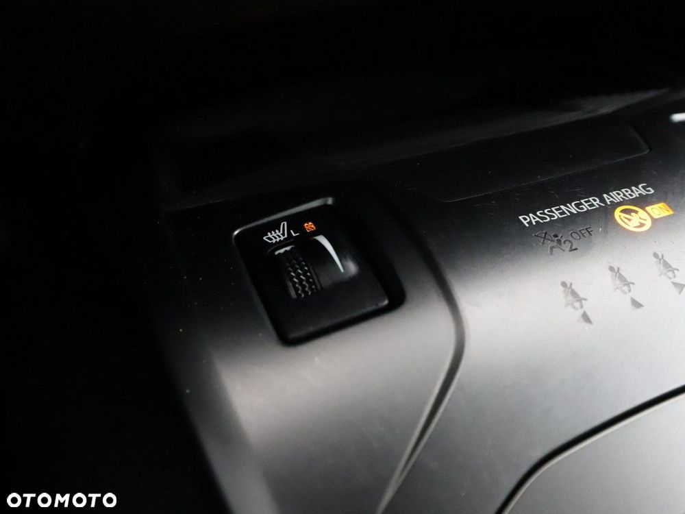 Toyota Avensis 2.0 D-4D Prestige - 27