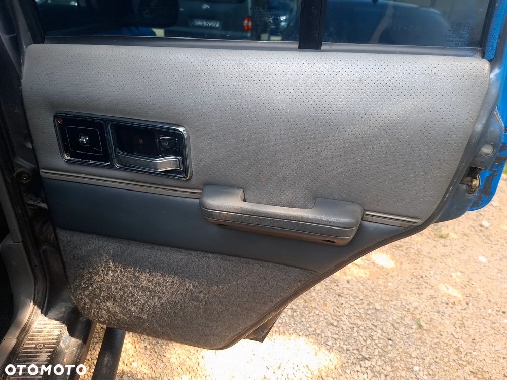 Jeep Cherokee - 23