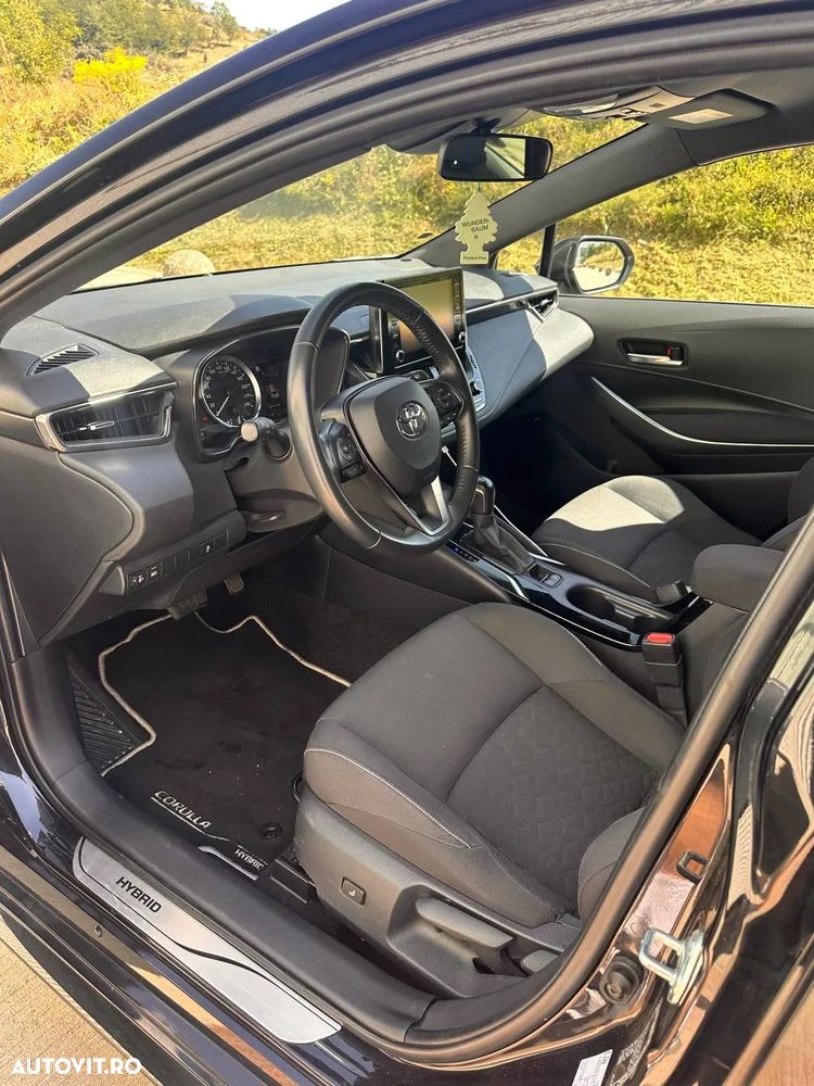 Toyota Corolla 1.8 HSD Business - 12