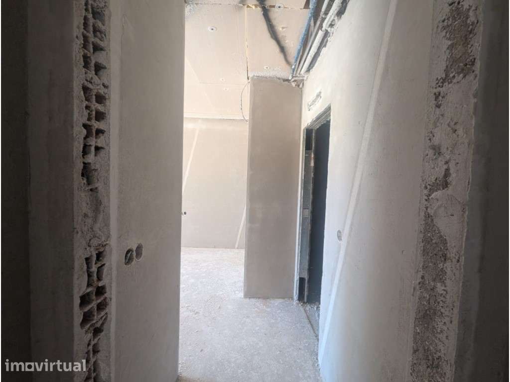 Apartamento T2 com Terraço , estacionamento e arrumos em Pinhal Gen... - Grande imagem: 4/39