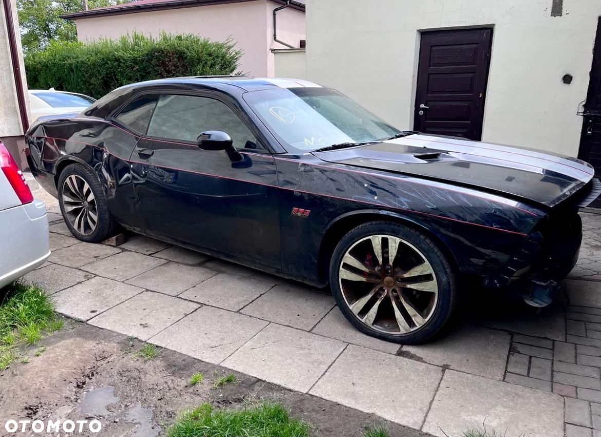 Dodge Challenger - 1