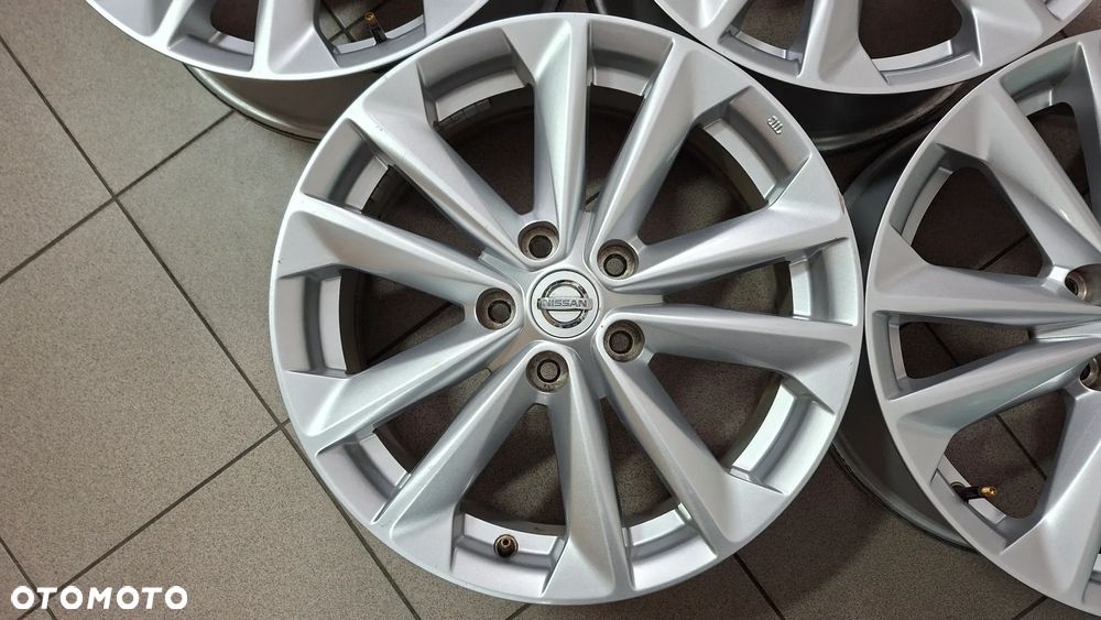 Felgi Aluminiowe 17 Nissan Qashqai J11 5x114.3 ET 40 - 2
