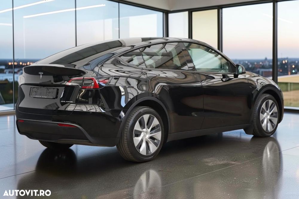 Tesla Model Y Long Range Dual Motor AWD - 3