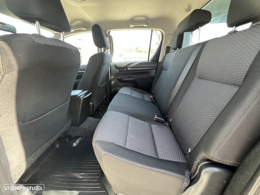 Toyota Hilux 2.4 D-4D 4WD CD CM - 20