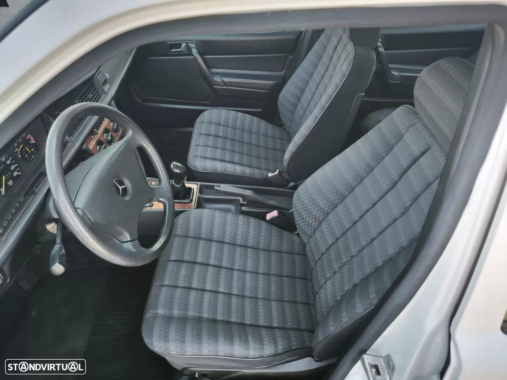 Mercedes-Benz W201 (1982-1993) 190 E 1.8 - 27