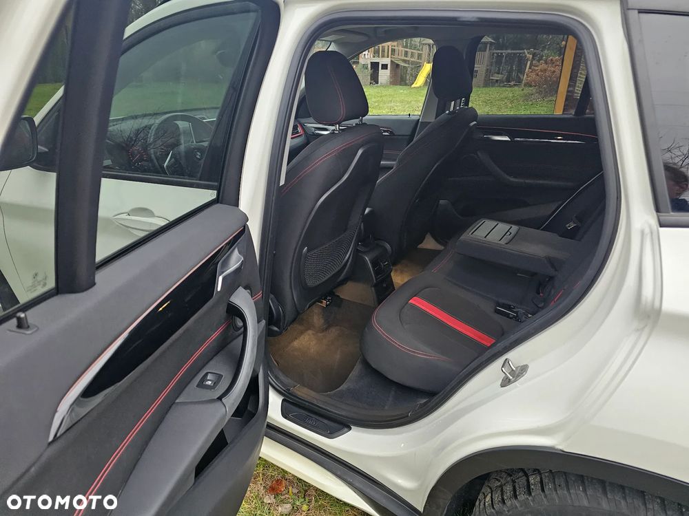BMW X1 xDrive18d Sport Line - 11