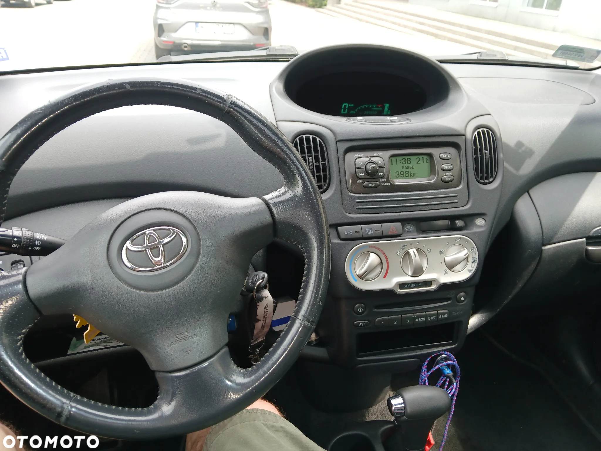 Toyota Yaris Verso 1.3 Automatik - 19