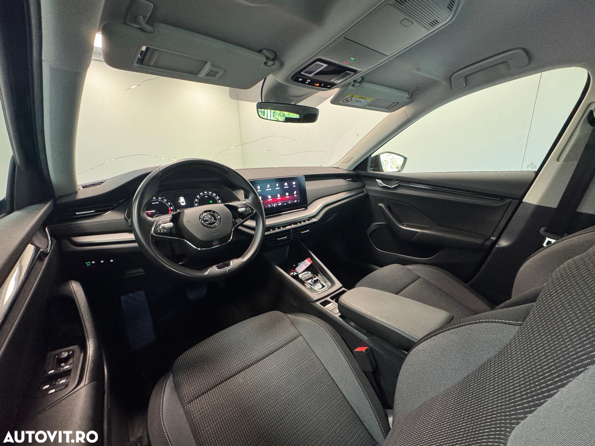 Skoda Octavia 2.0 TDI DSG Ambition - 33