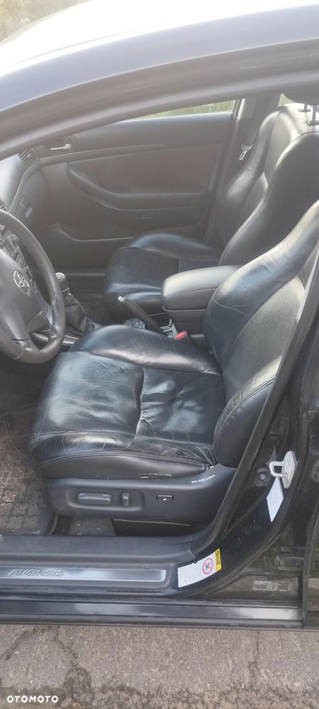 Toyota Avensis - 9