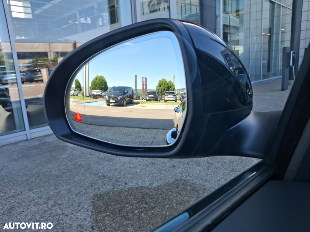 Mercedes-Benz C 300 e 4MATIC PHEV - 29