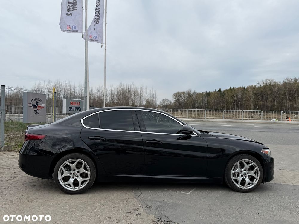 Alfa Romeo Giulia - 2