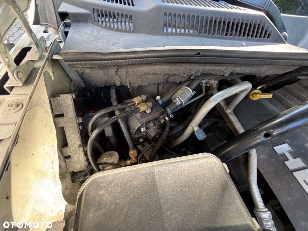 Jeep Commander 5.7 V8 Limited - 12