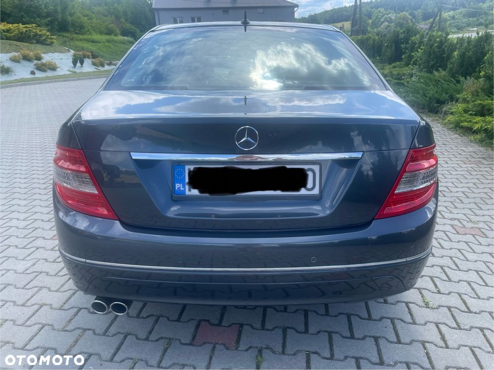 Mercedes-Benz Klasa C 180 CGI BlueEFFICIENCY Avantgarde - 5