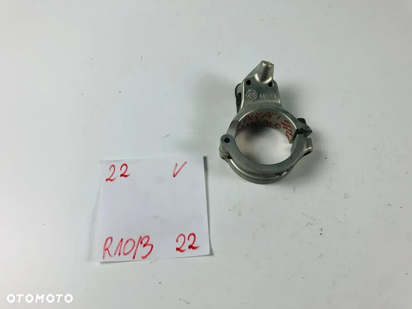 Ducati Panigale 1199 12-15 Prawe Mocowanie Uchwyt Kierownicy
