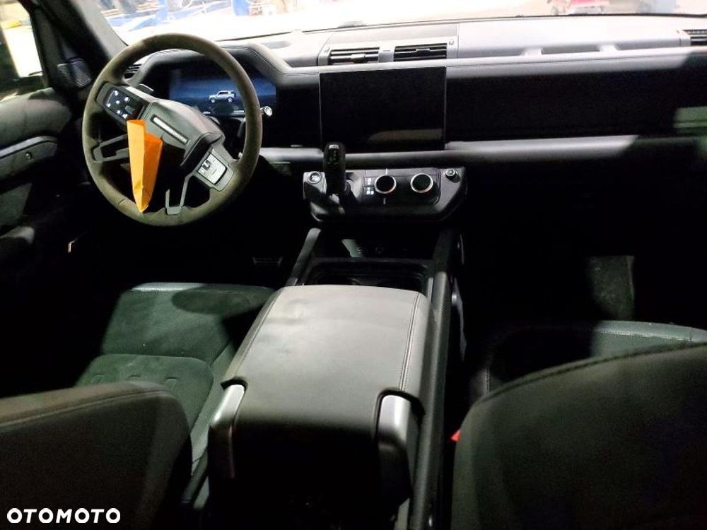 Land Rover Defender - 7