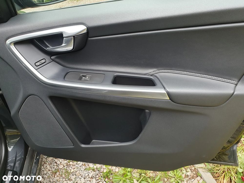 Volvo XC 60 D4 AWD Base - 26