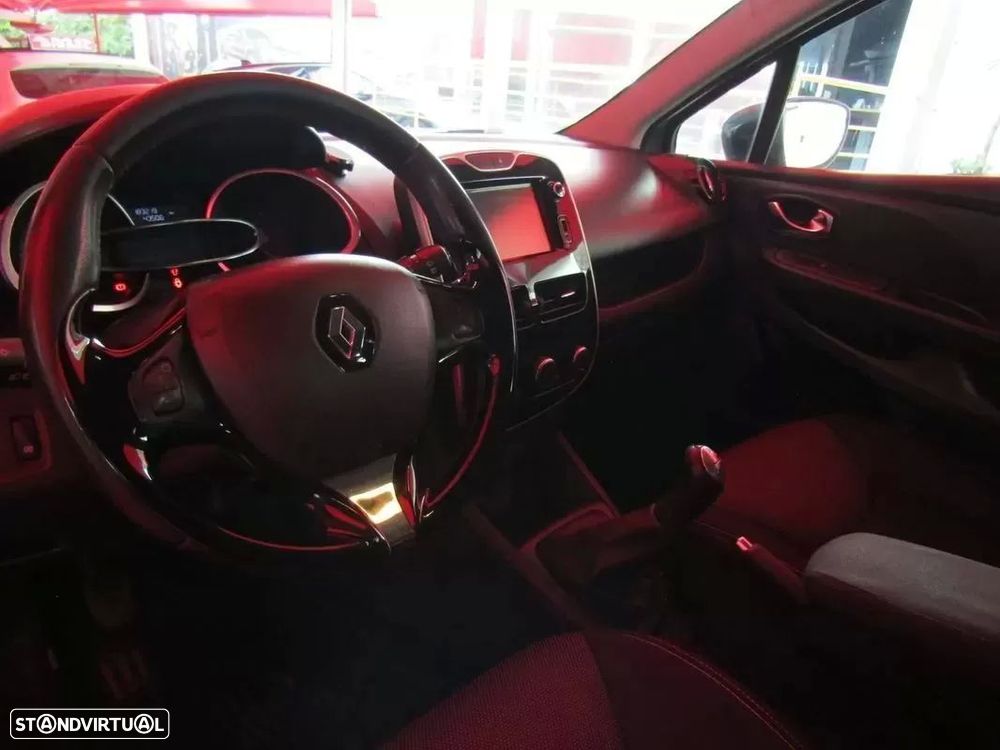 Renault Clio 1.5 dCi Dynamique S — fotografia 6