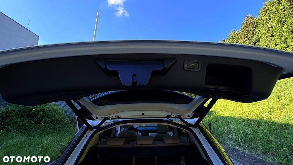 Land Rover Discovery Sport TD4 HSE - 24