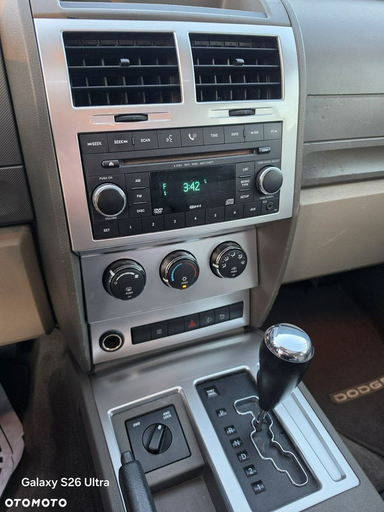 Dodge Nitro - 37