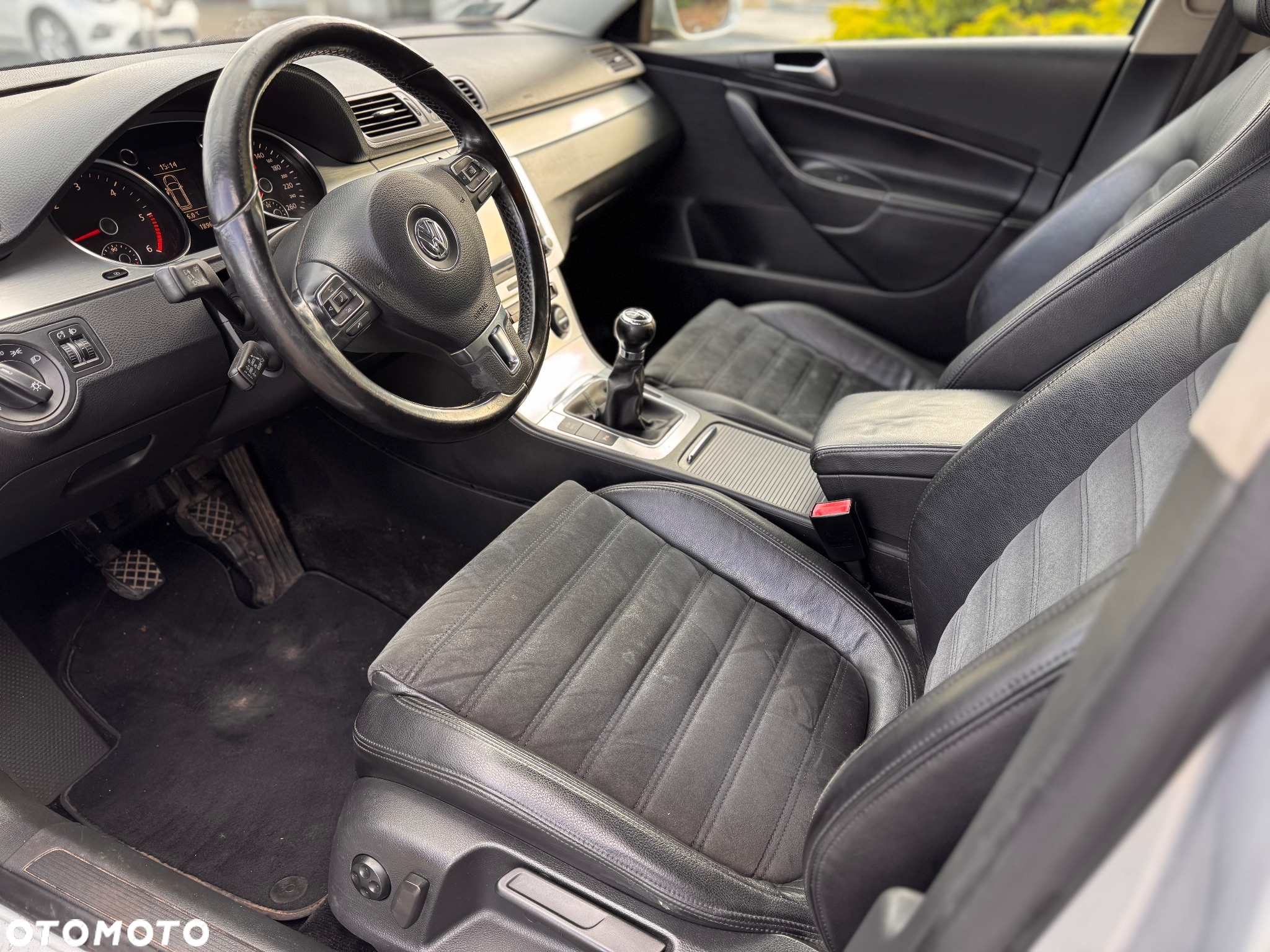 Volkswagen Passat 2.0 TDI DPF Highline - 6