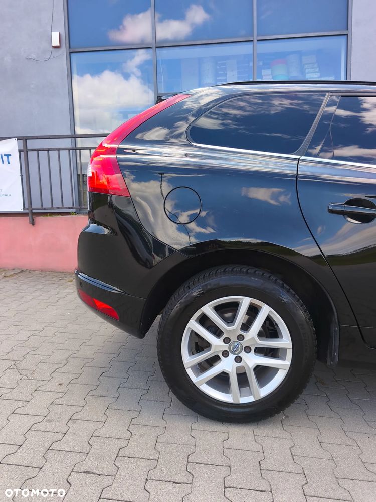 Volvo XC 60 D3 Drive-E Momentum - 4