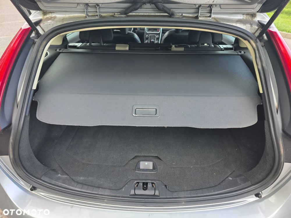 Volvo V60 D2 Edition - 16