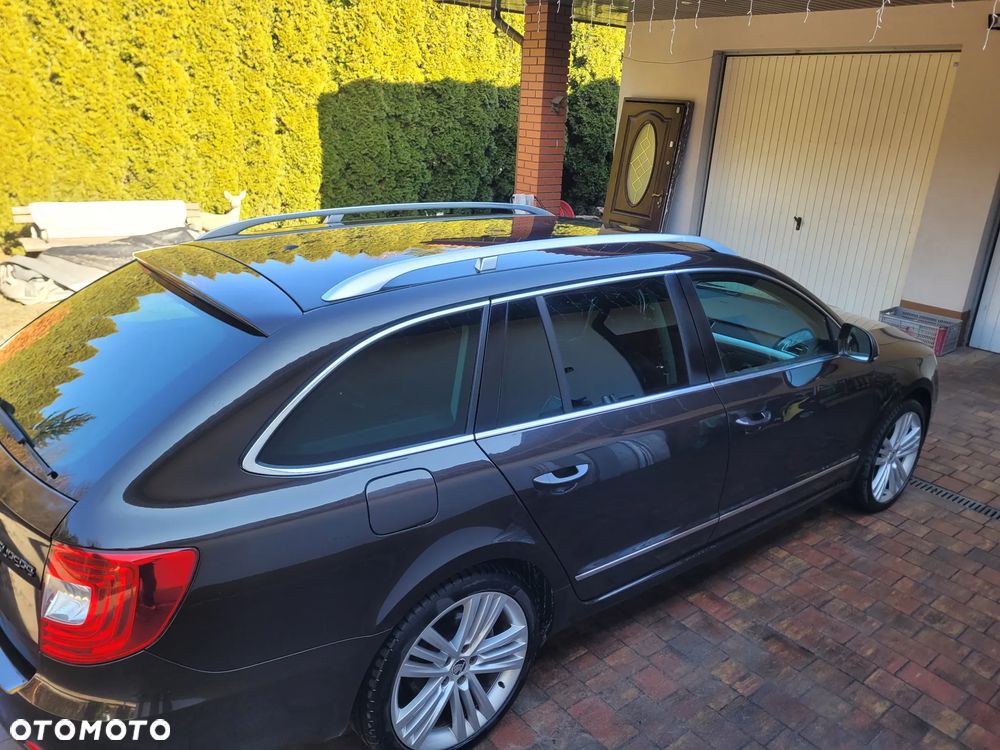 Skoda Superb 2.0 TDI Green tec DSG Elegance - 14