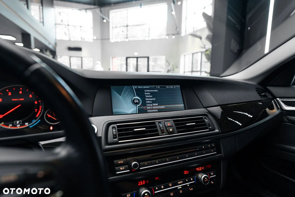 BMW Seria 5 530i - 27