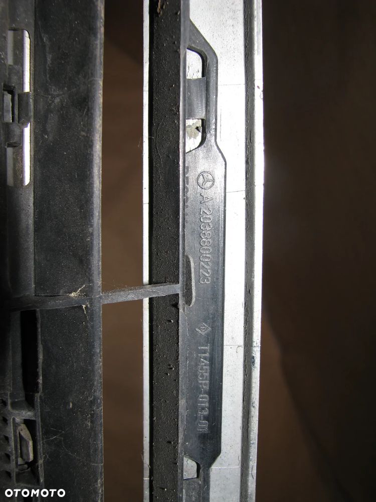 Mercedes Klasa C W203 LIFT Grill/ Atrapa - 9