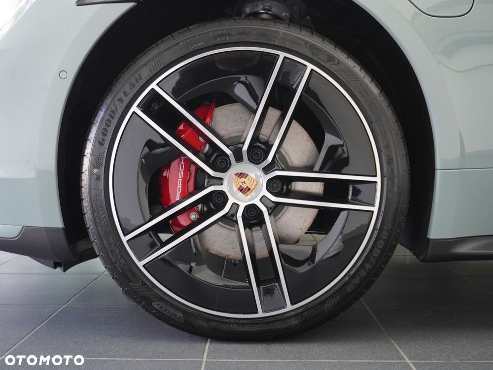 Porsche Taycan 105kWh 4S Black Edition - 11