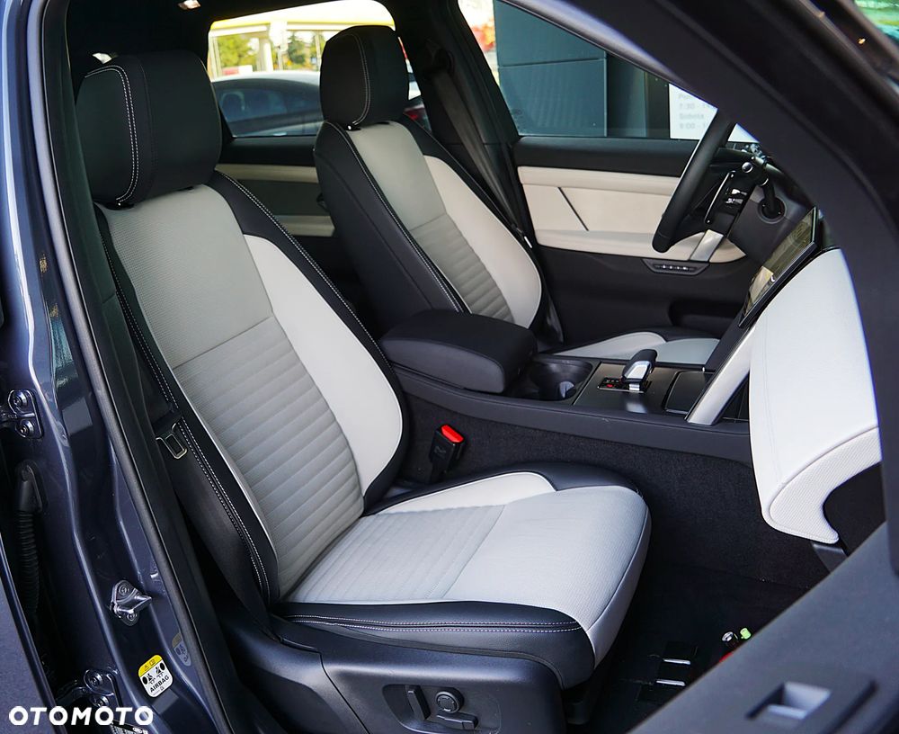 Land Rover Discovery Sport - 19