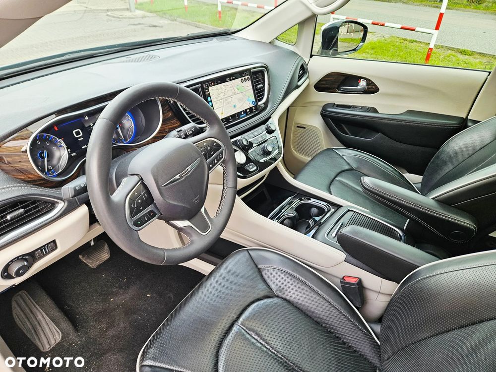 Chrysler Pacifica - 6