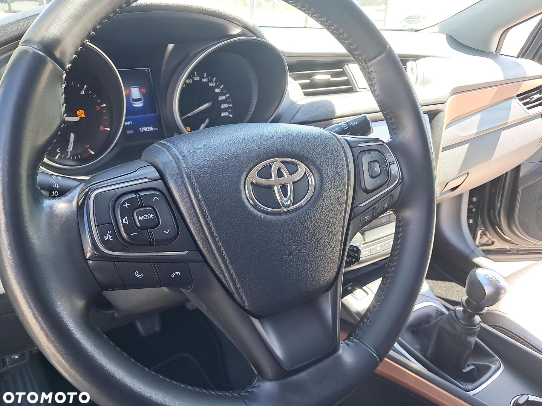 Toyota Avensis 2.0 D-4D Premium - 25