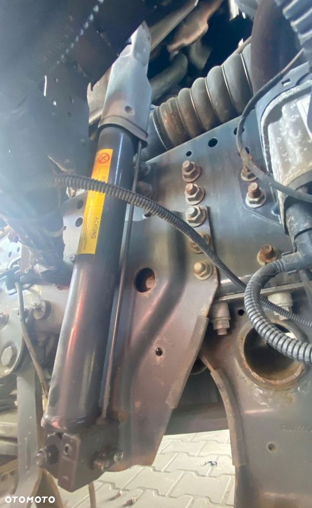 SIŁOWNIK WYWROTU PODNOSZENIA KABINY IVECO S-WAY 5802758463 - 1
