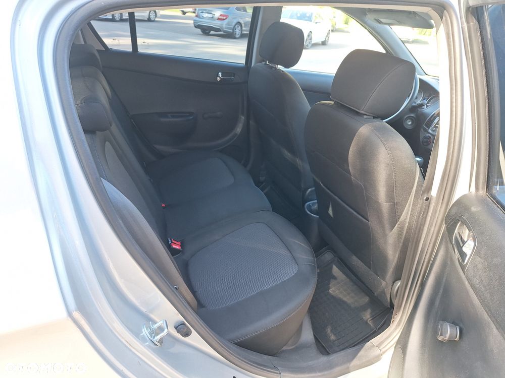 Hyundai i20 - 13