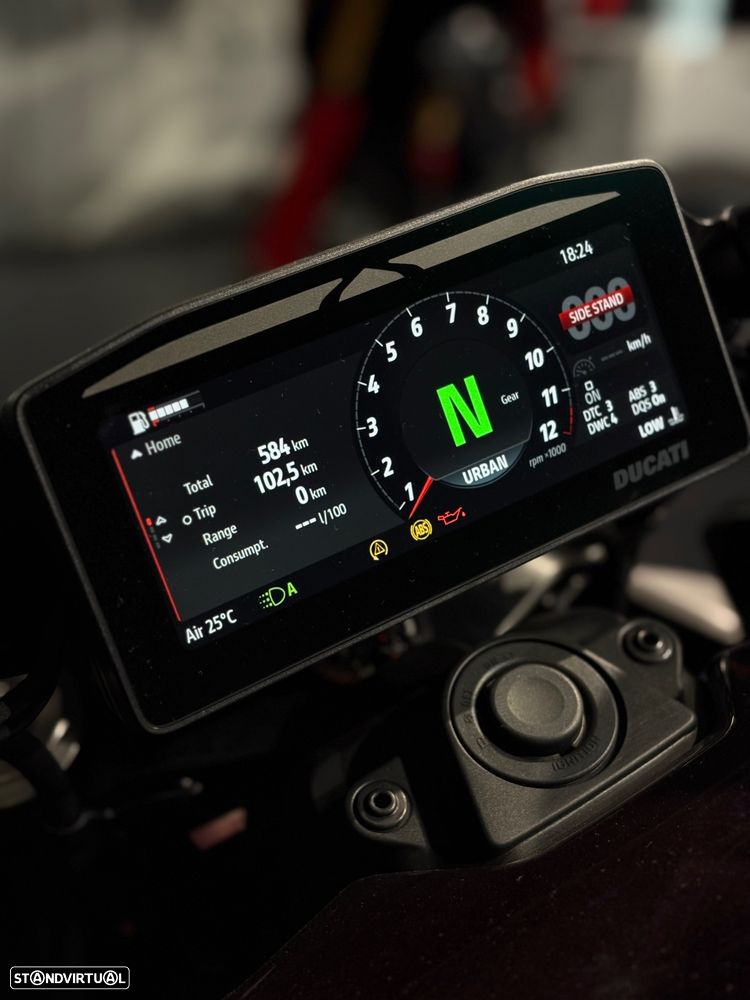 Ducati XDiavel V4 - 4