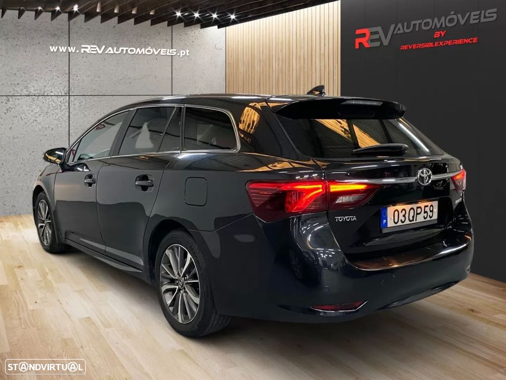 Toyota Avensis Touring Sports 2.0 D-4D Luxury+GPS - 4