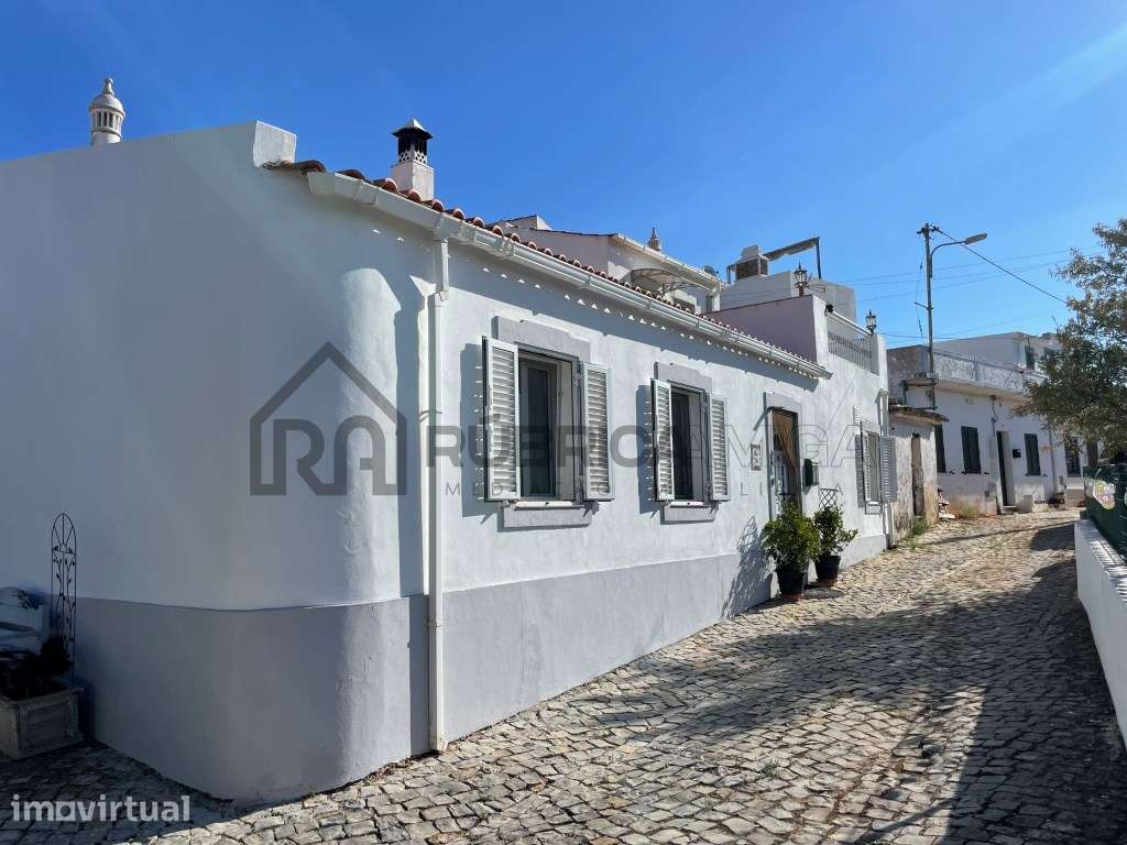 Moradia T3 Magnificamente Renovada com Jacuzzi no Coração de Salir - Grande imagem: 4/50