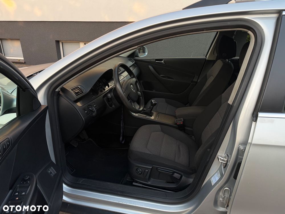 Volkswagen Passat 2.0 TDI Comfortline - 11