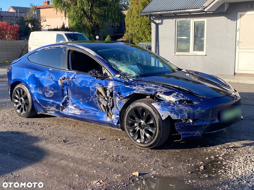 Tesla Model 3 - 11